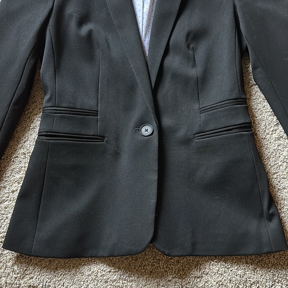 Black blazer with polka dot liner, NEW condition and never worn - Picture 2 of 3